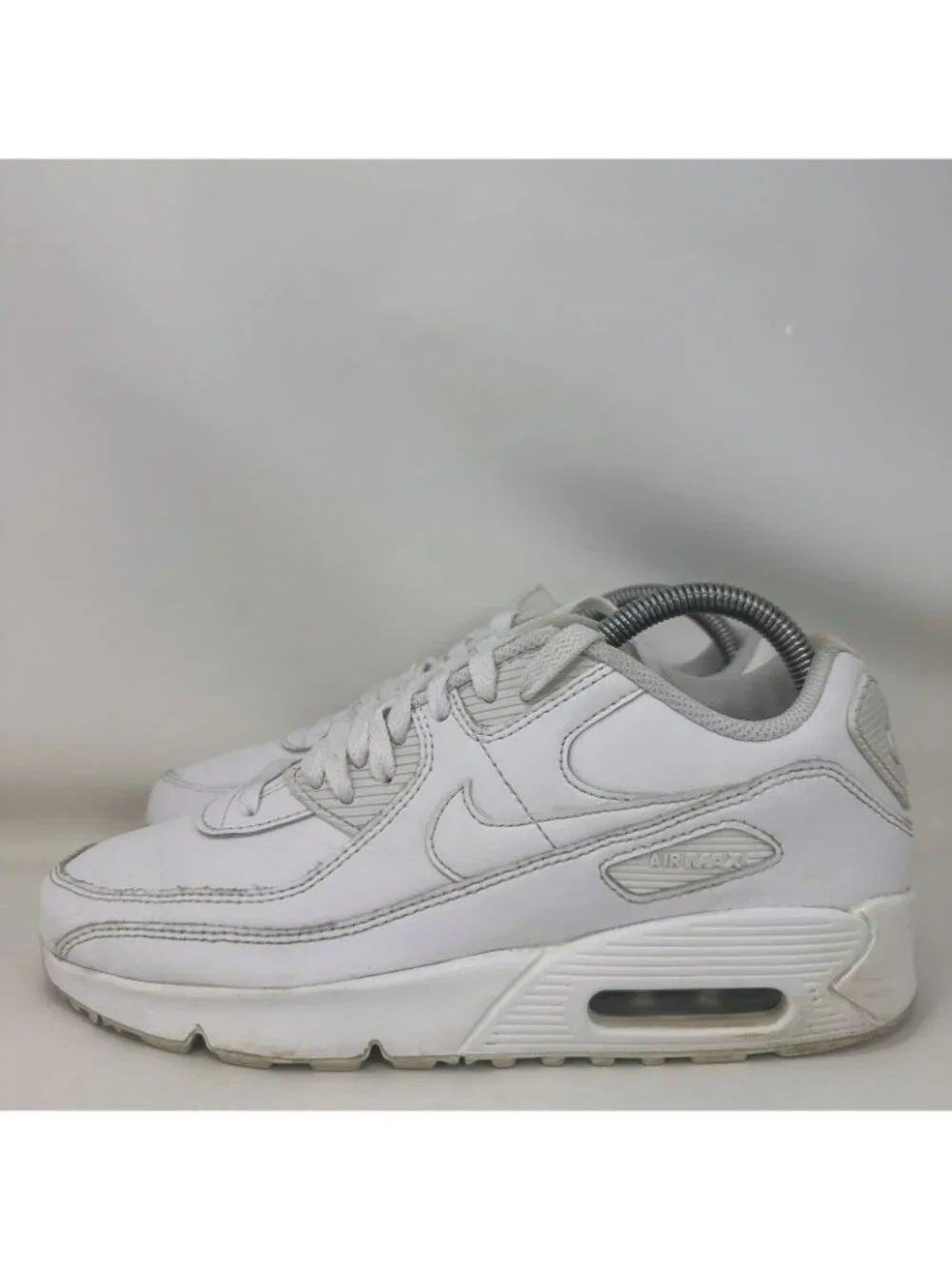 Nike Air Max 90 Shoes Triple White Size 7Y / Women’s Size 8.5